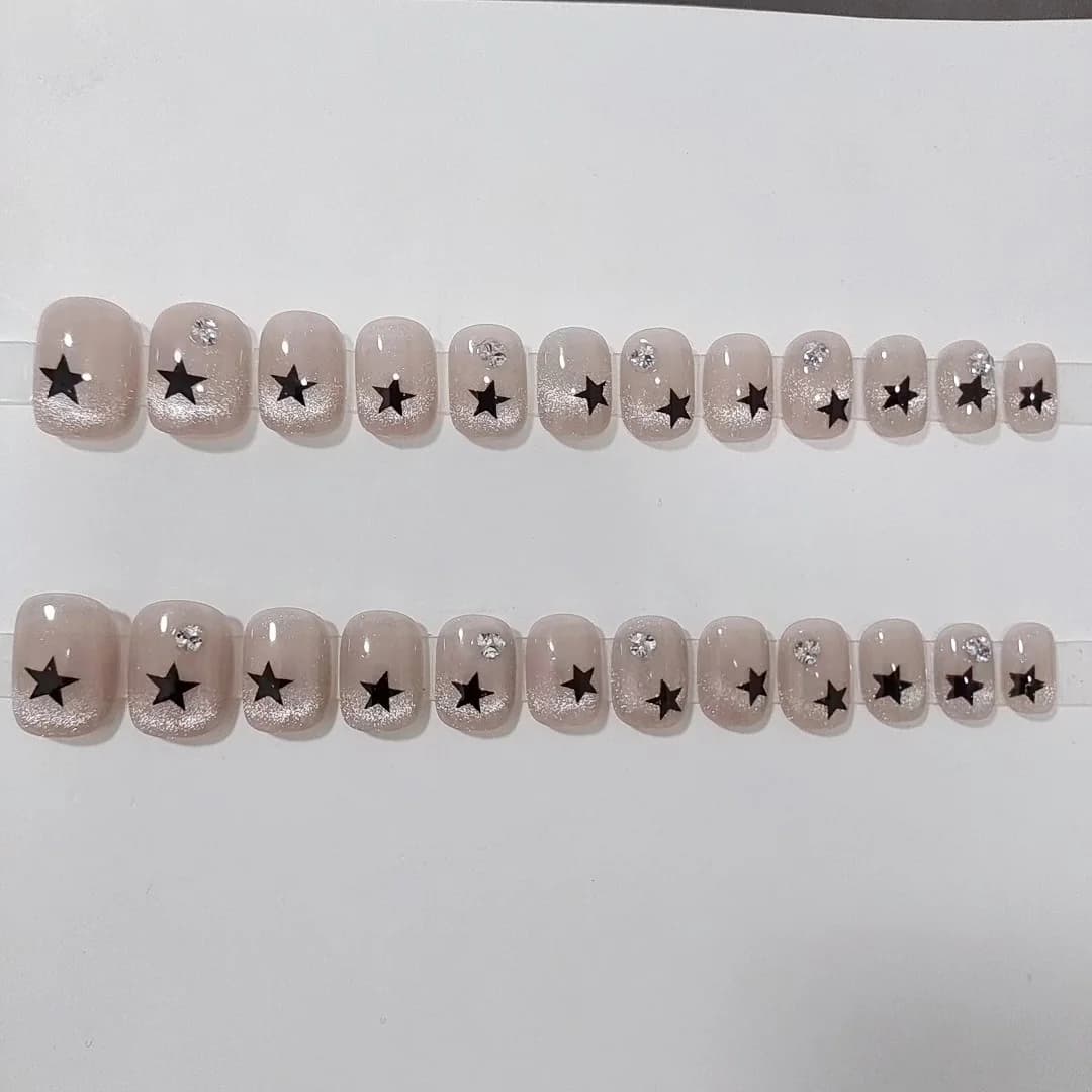 Cat eye press-on nails kort rond sterdesign 24 stuks herbruikbaar