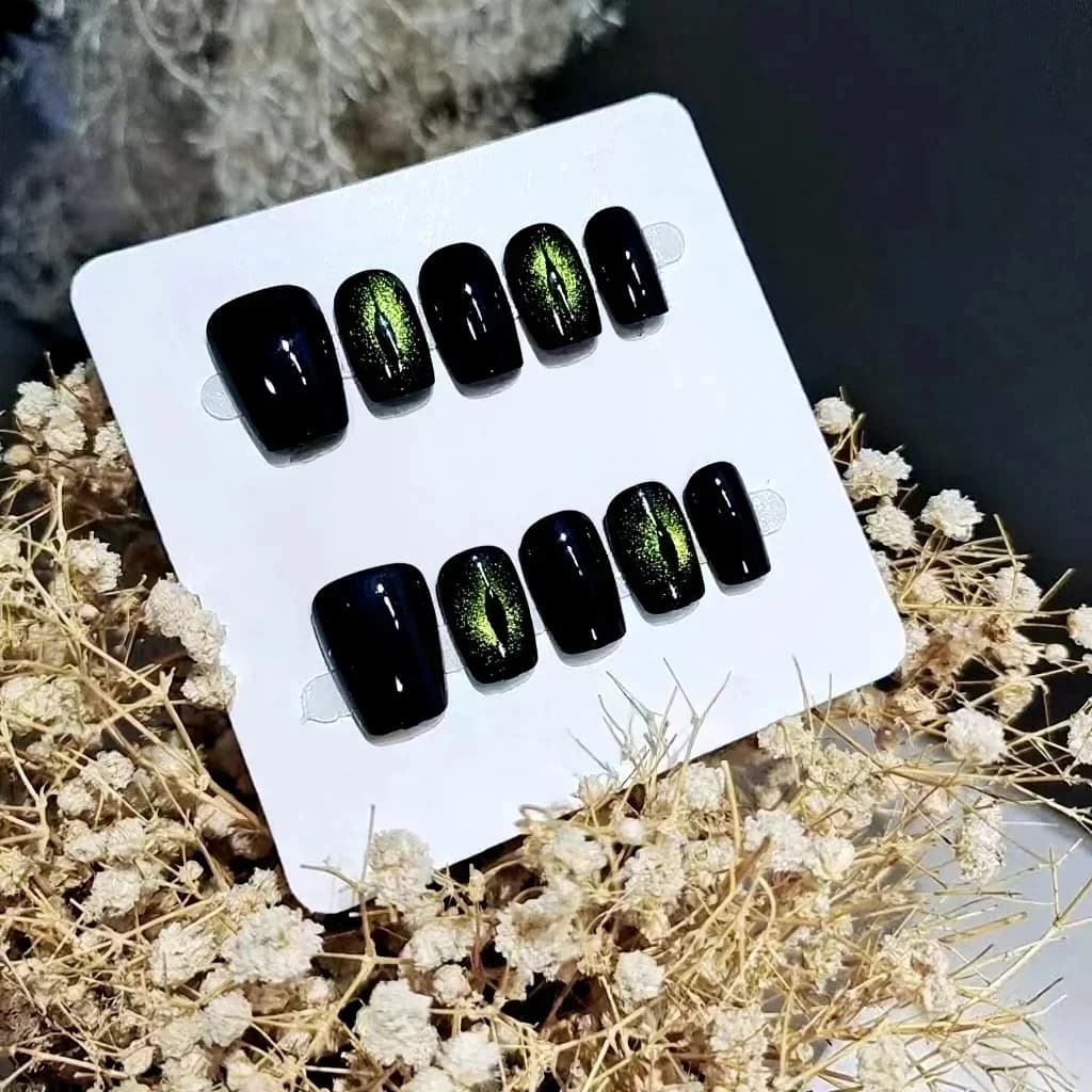 Zwarte Gothic Press-on Nails Kort Kistvormig Vlinderdesign 10 Stuks