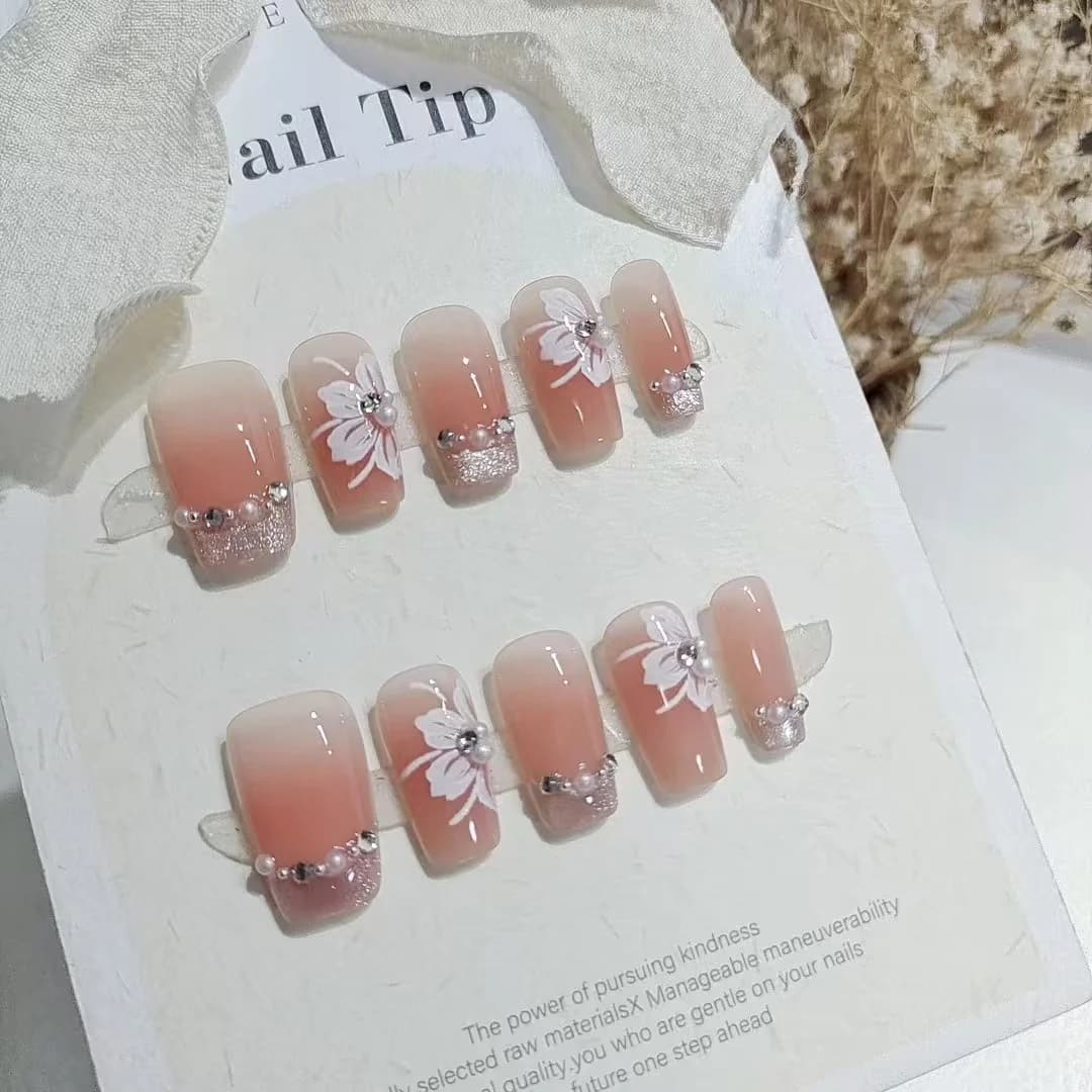 Cat Eye Lelie Press-On Nails met Parels en Strass Steentjes