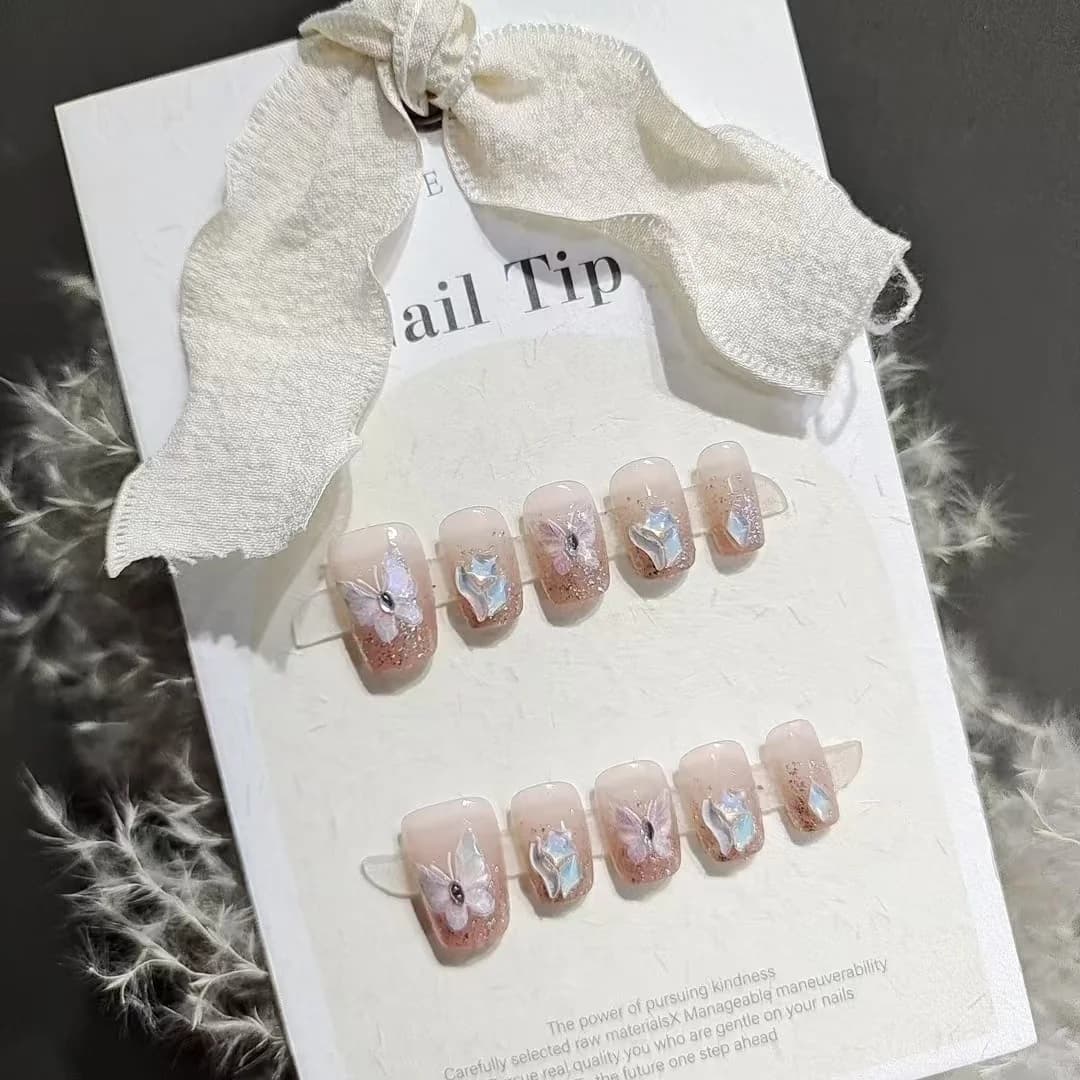 Korte coffin kunstnagels met vlinder-strasstenen, 10 stuks