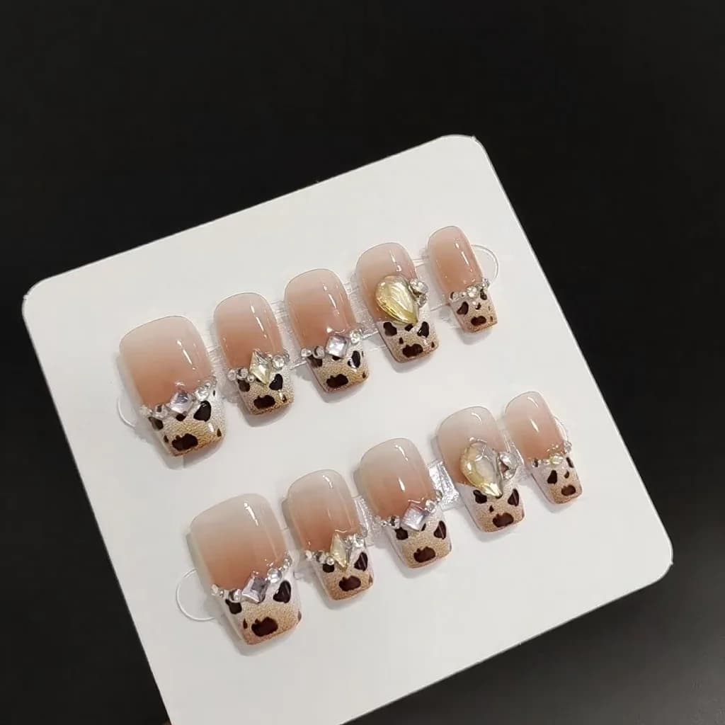 Kaas luipaardprint nagels met strass, korte coffin-vorm