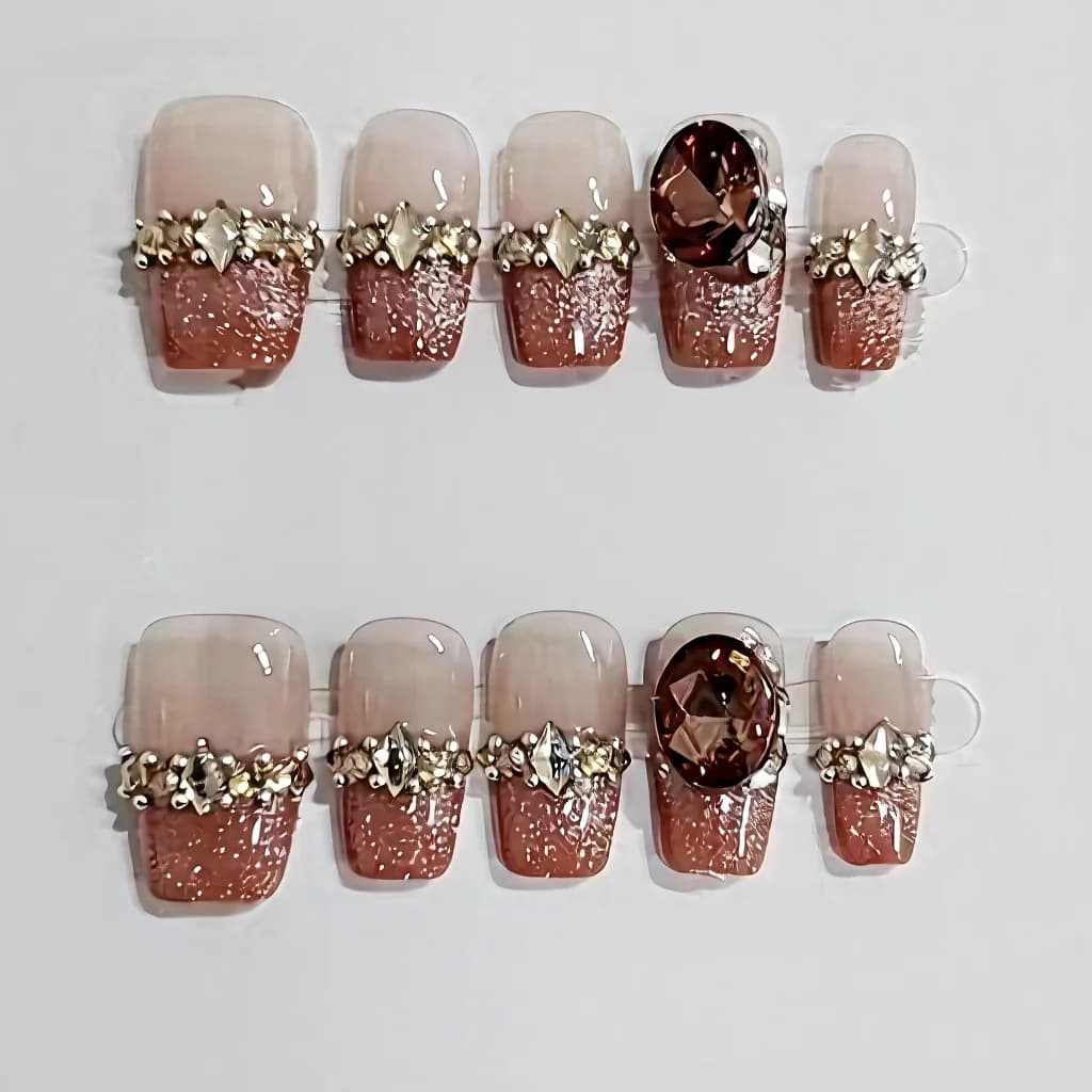 Press-On Nails French Tip met Strass Cat Eye Design