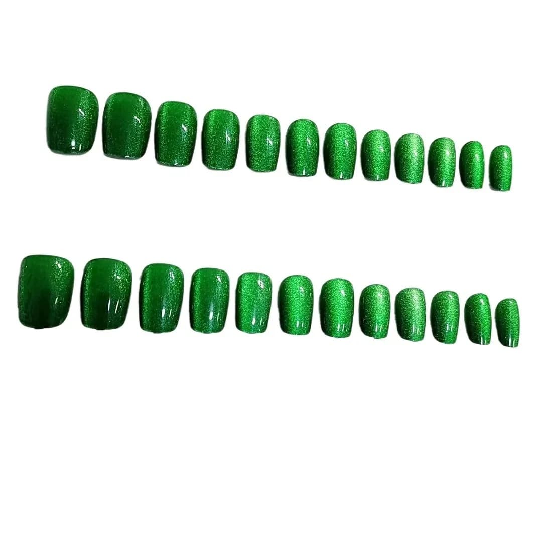 Smaragdgroene Cat Eye Press-On Nails Kort Kistvorm 24 Stuks