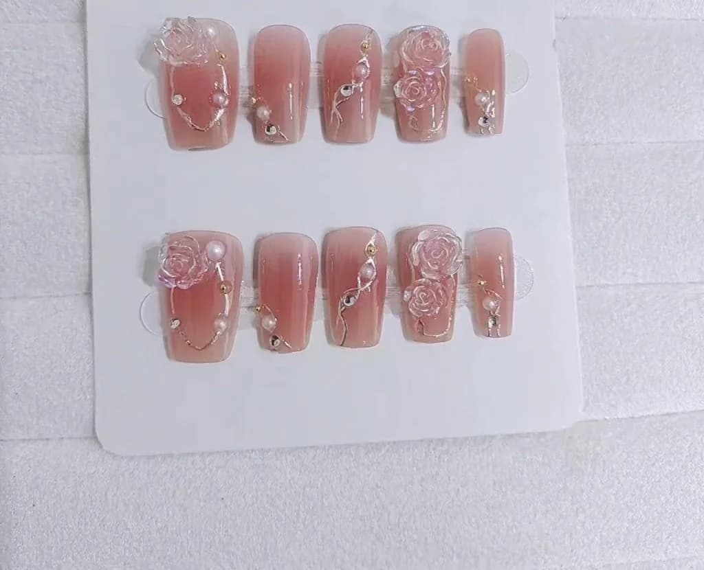 Gouden Camelia Press-on Nails Bloemendesign Lieve Stijl Manicure Set