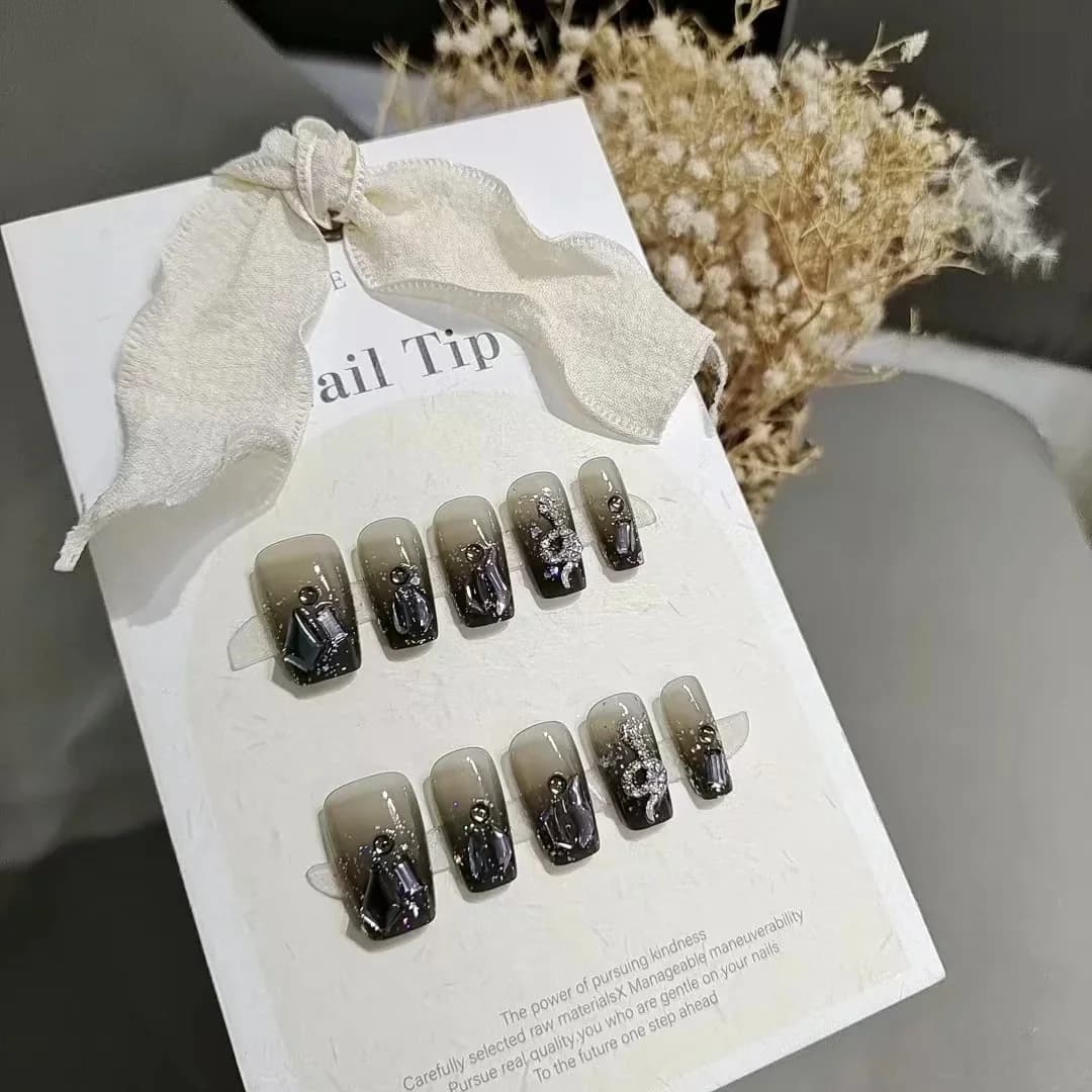 Zwarte Slang Press-On Nails Korte Coffin Vorm Cat Eye Glitter 10 Stuks