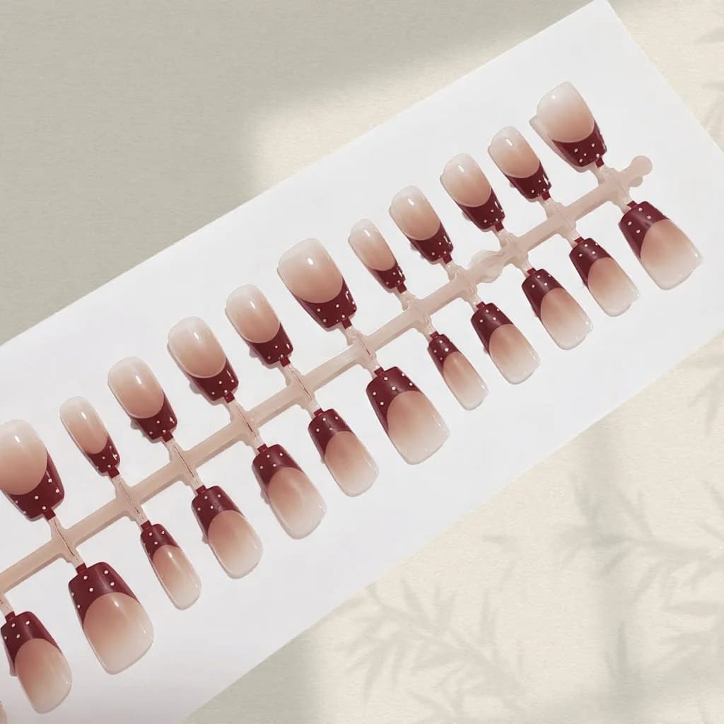 Ballet Rok Press-On Nails met Rode Strik, Polka Dot Korte Tips