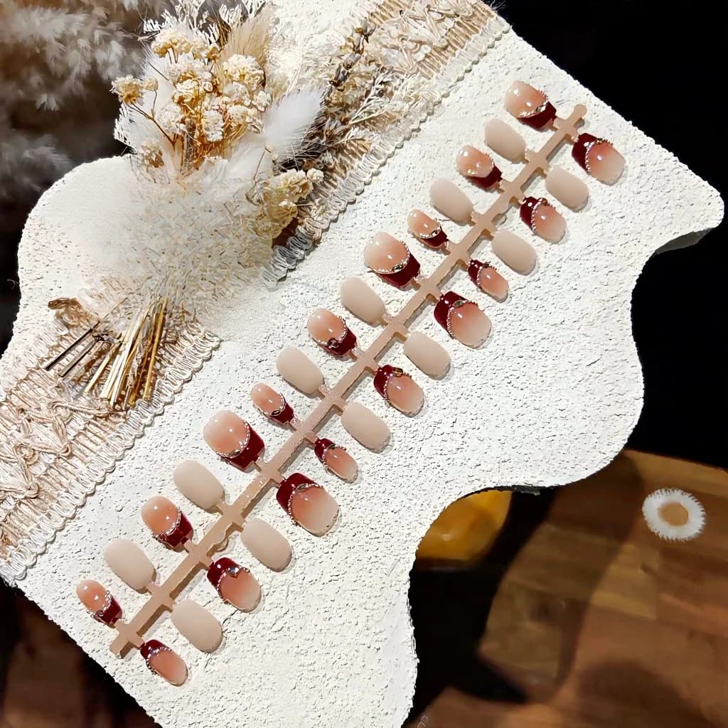 Bessenrode Press-on Nails Katenoog met Hartjes en Glitter