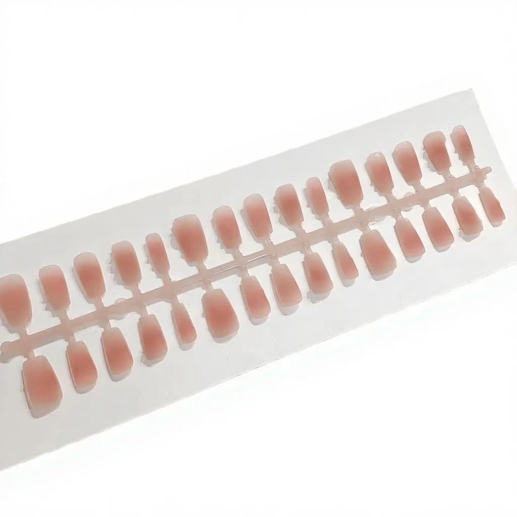 Gouden camelia press-on nails, bloemendesign zoete stijl manicureset