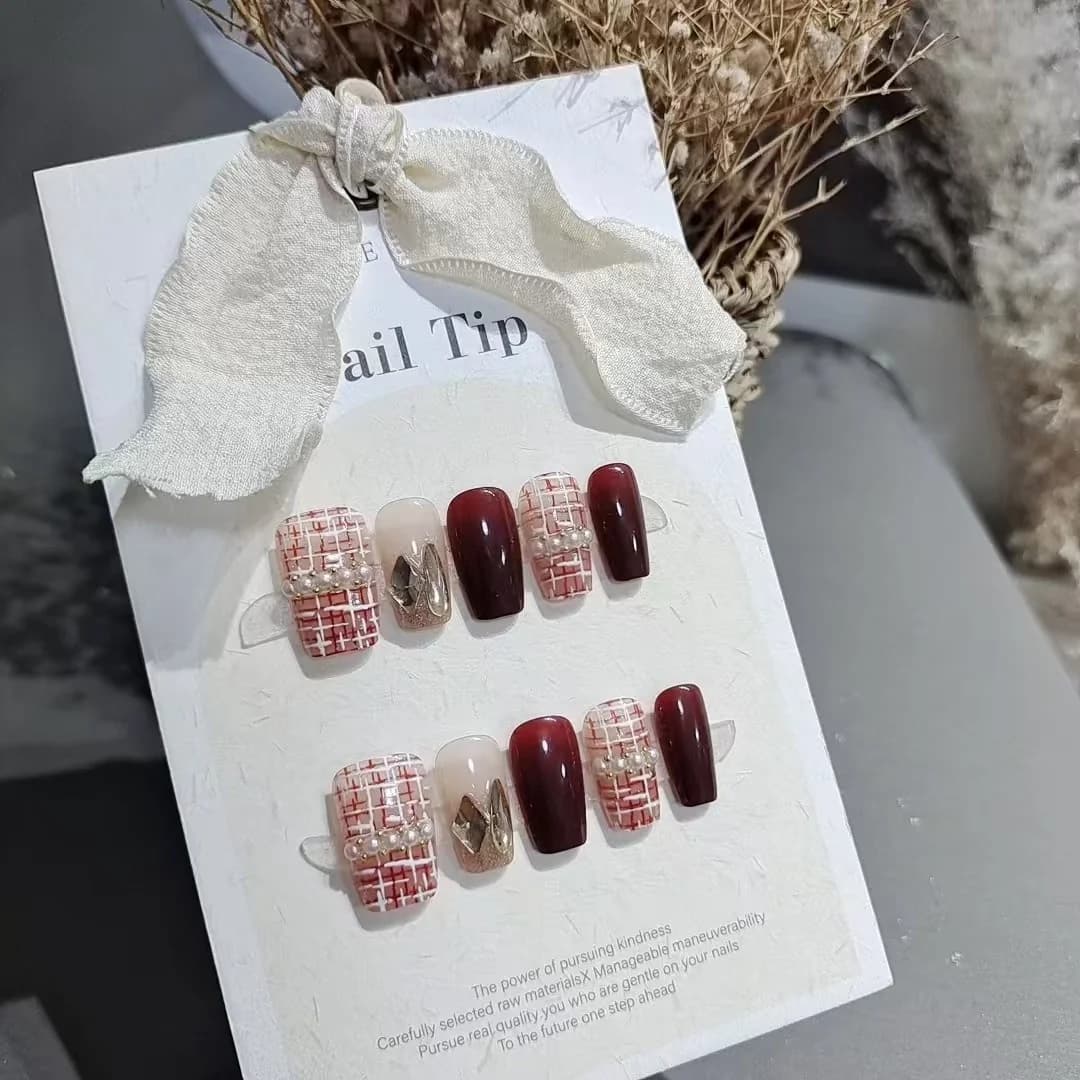 Rode Tweed Press-on Nails met Parels Kort Vierkant 10 Stuks
