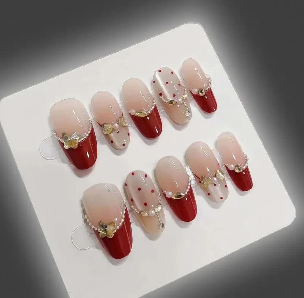 Rode Cat Eye Druk-op Nagels met Rhinestones Medium Ovaal