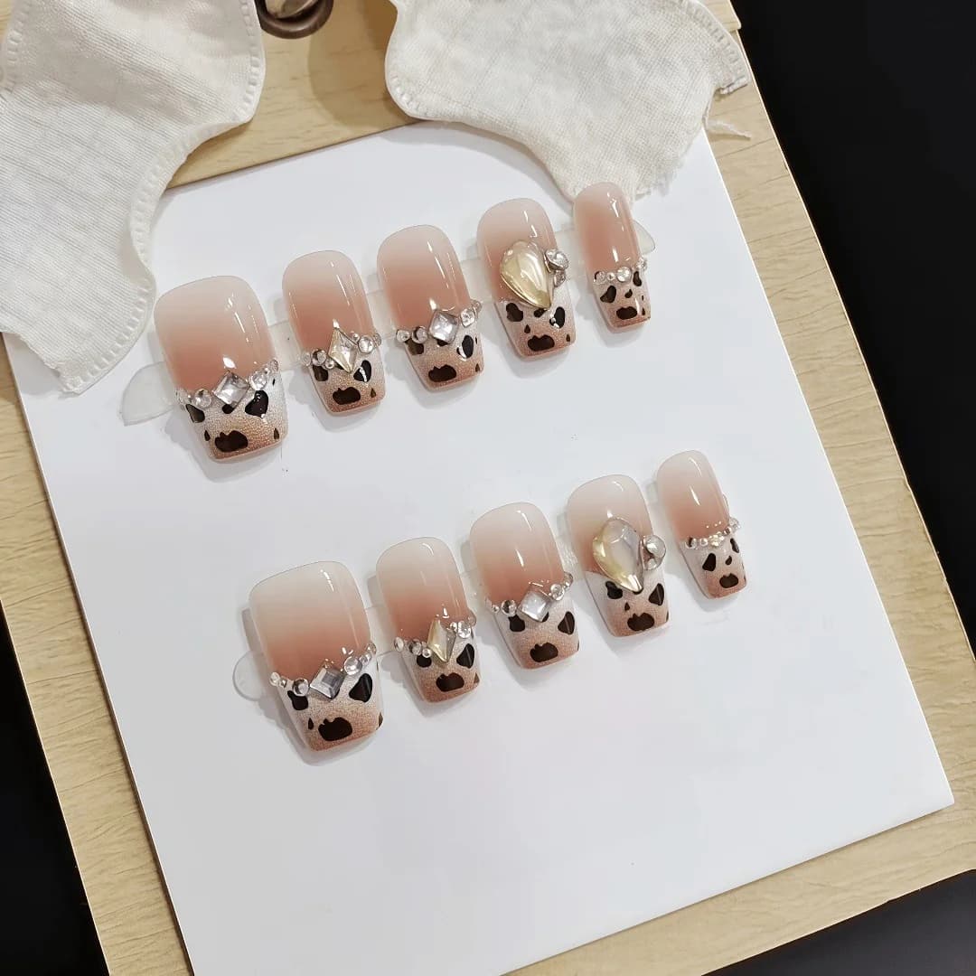 Kaas luipaardprint nagels met strass, korte coffin-vorm