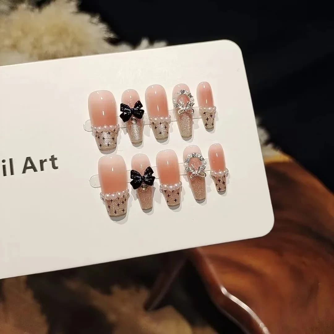 Zwarte Vlinder Roze Tule Kunstnagels met Strikdesign