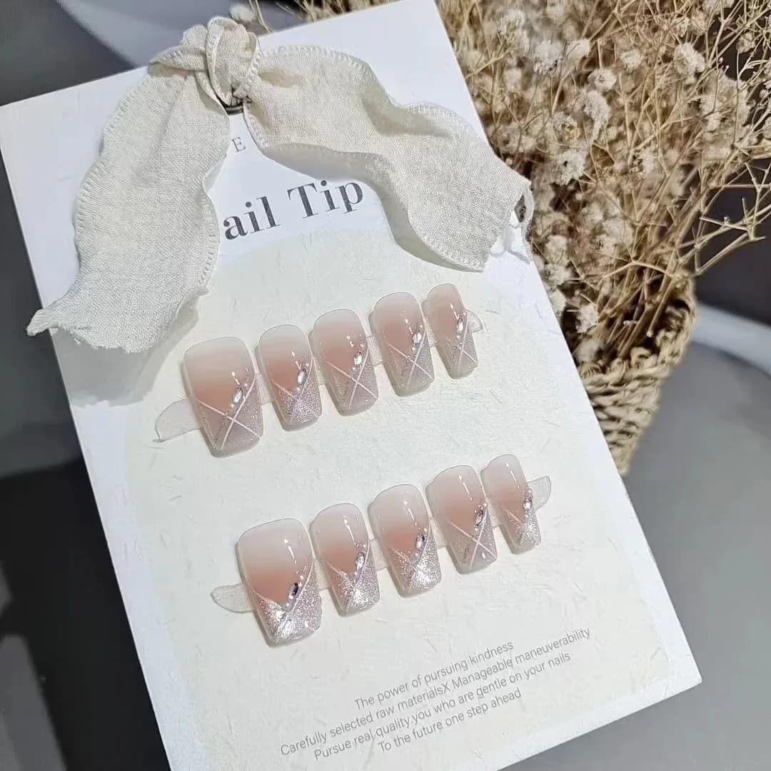 Cat Eye Press-On Nails Kort Kistvormig Blosroze Zoete Stijl 10 Stuks