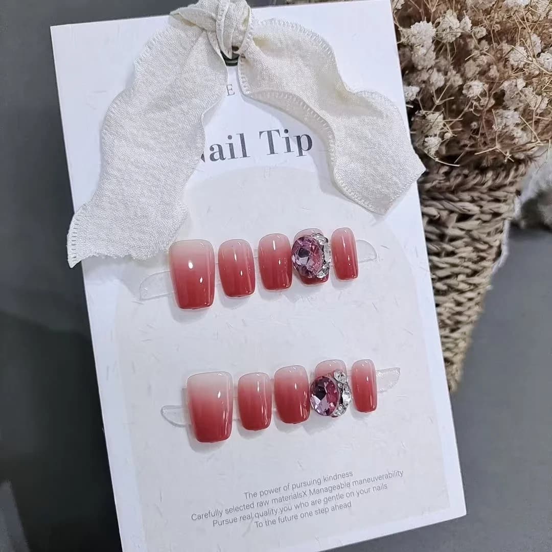 Rozenbos Gradient Press-On Nails met Grote Steentjes, Korte Coffin Vorm
