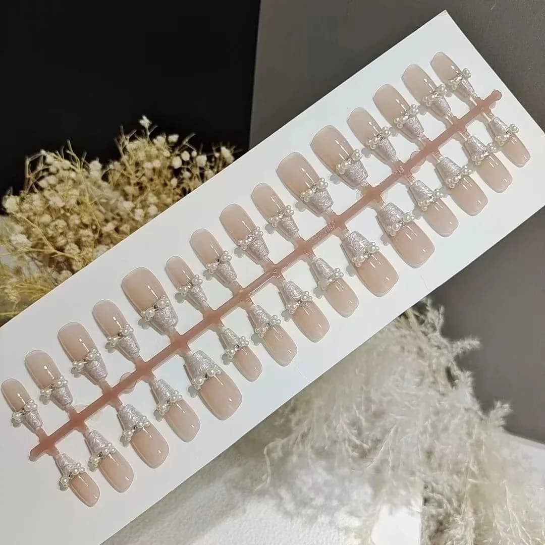 Moeder van Parel Draadontwerp Druk-op Nagels met Parels Nude Set