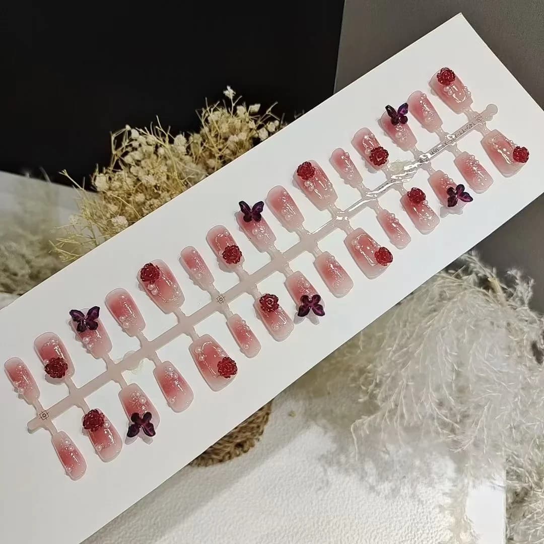 Press-On Nagels Korte Coffin Pruim Blush Bloem Vlinder Design 30 Stuks