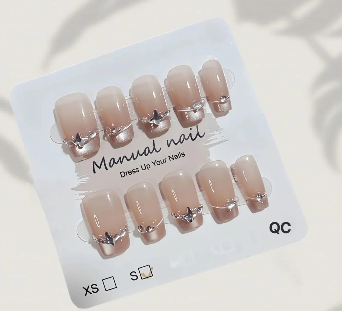 French Tip Press-On Nails met Vlinder Strass en Cat Eye Effect