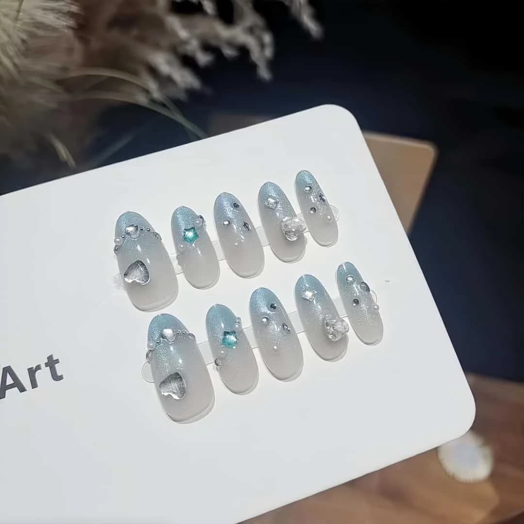 Blauwe Gradient Cat Eye Press-On Nails met Strass Steentjes