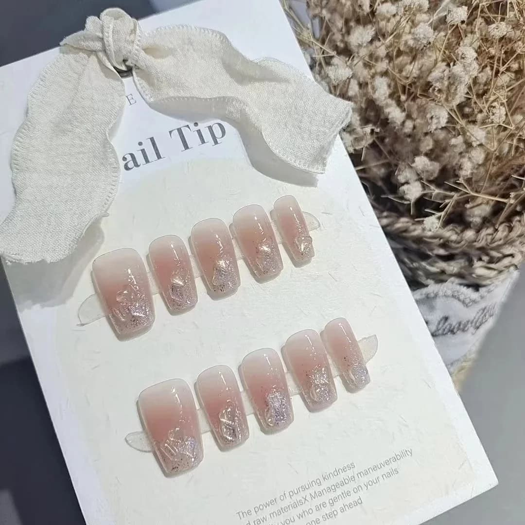 Roze Hart Strass Press-On Nails Kort Middelgroot Coffin Vorm