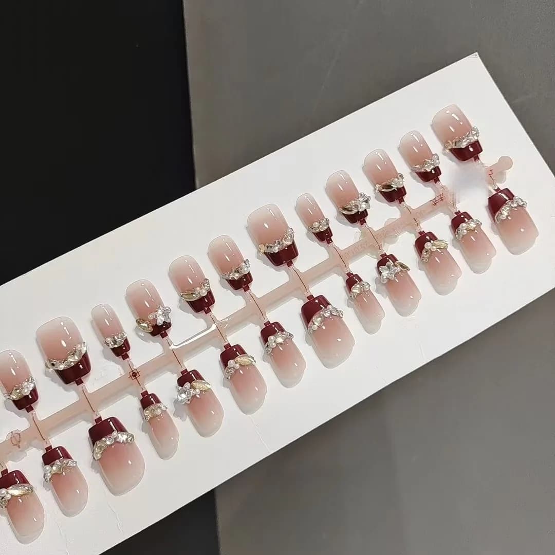Korte Vierkante Press-On Nails Franse Tip met Ster Strass