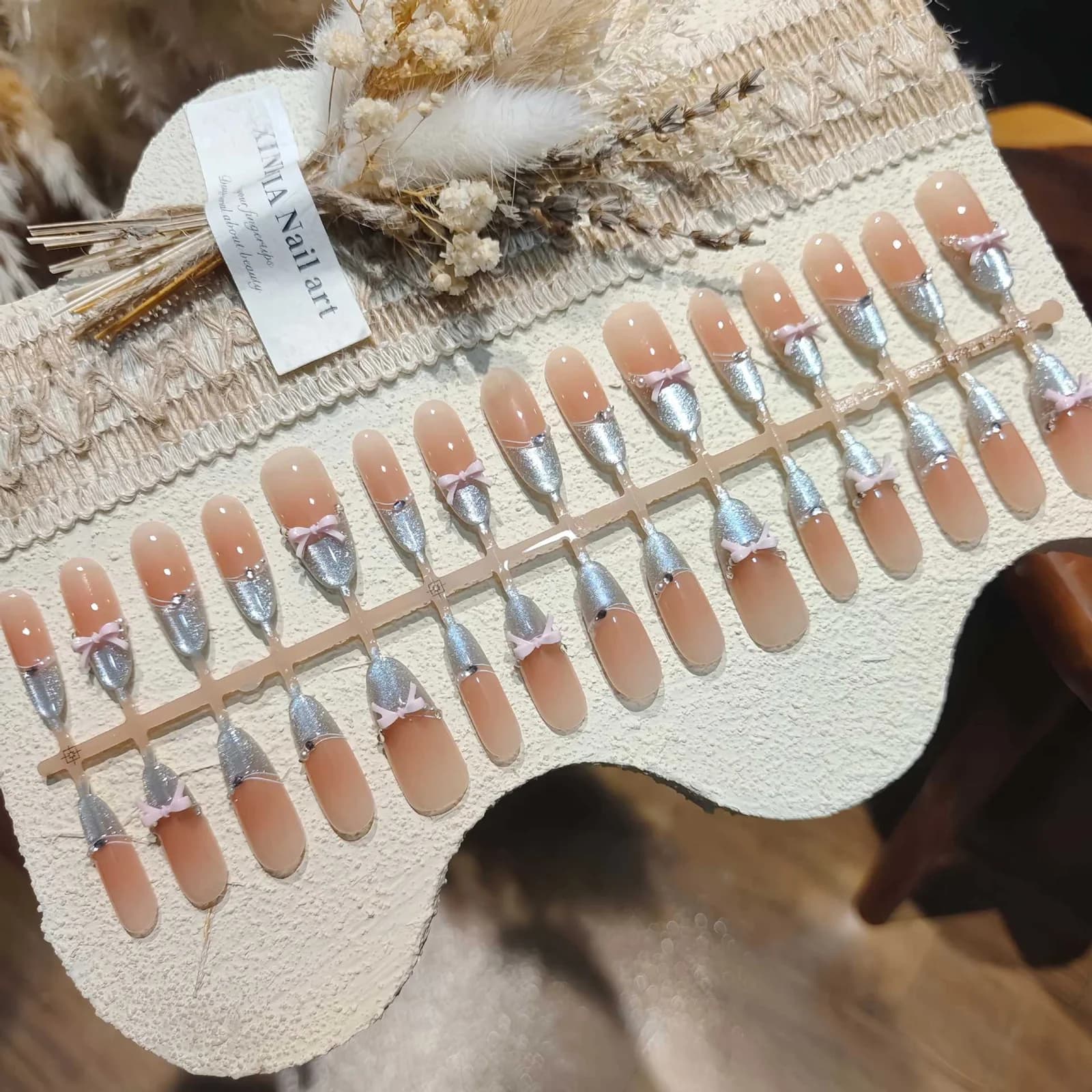 Balletschoen Press-On Nails met Strik en Kristallen French Tip