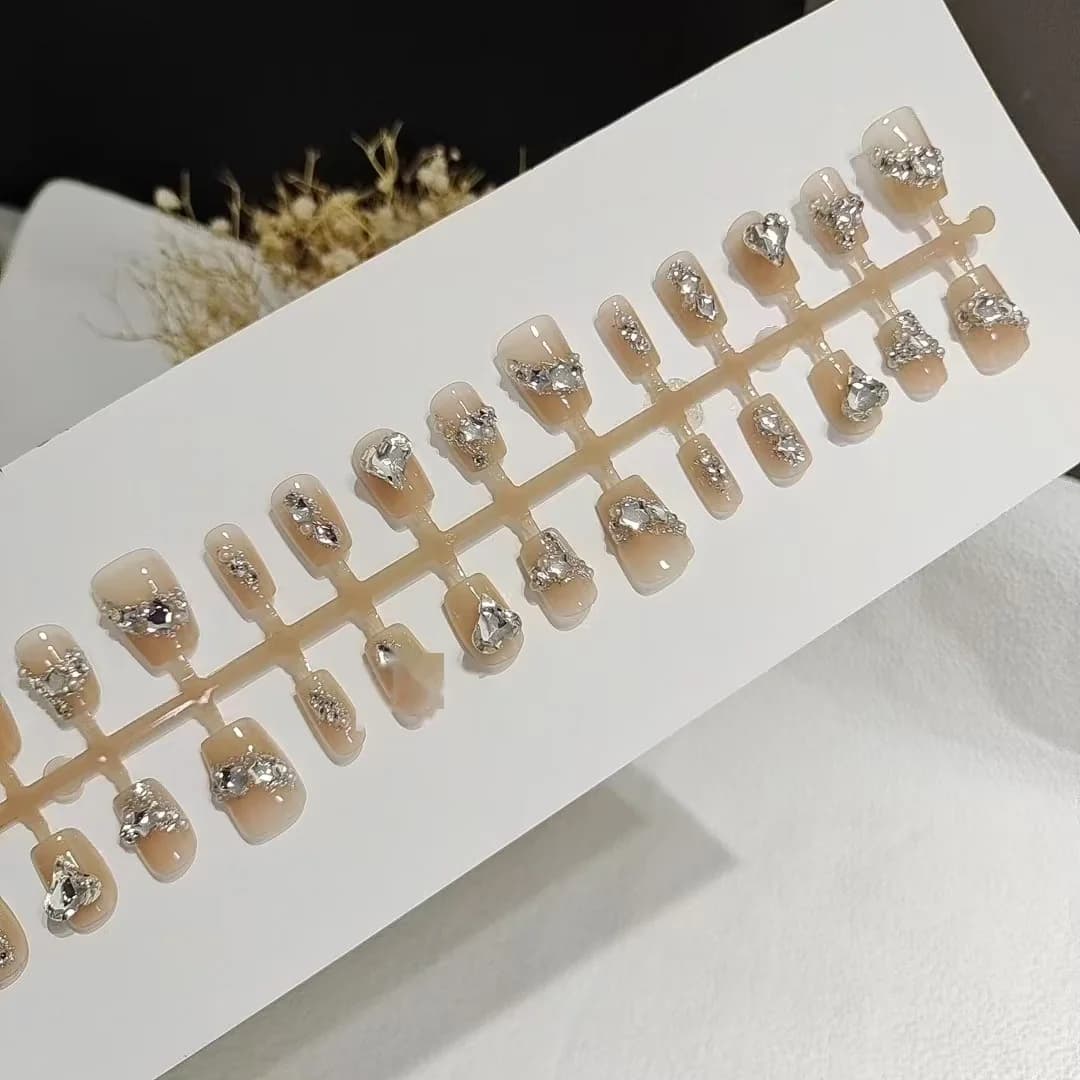 Nagels met hartvormige strass, korte vierkante tip, 30 stuks