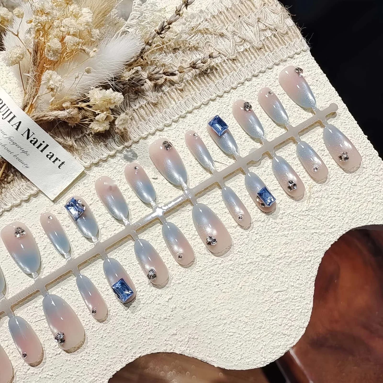 IJsblauwe Cat Eye Press-on Nails met Glitterverloop Medium Ovaal