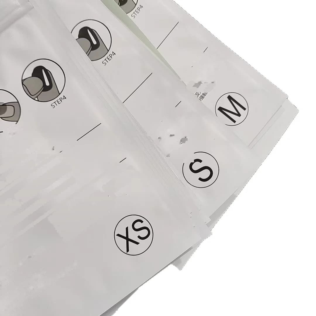 Saliegroene plastic ziplockzakjes voor nageltools