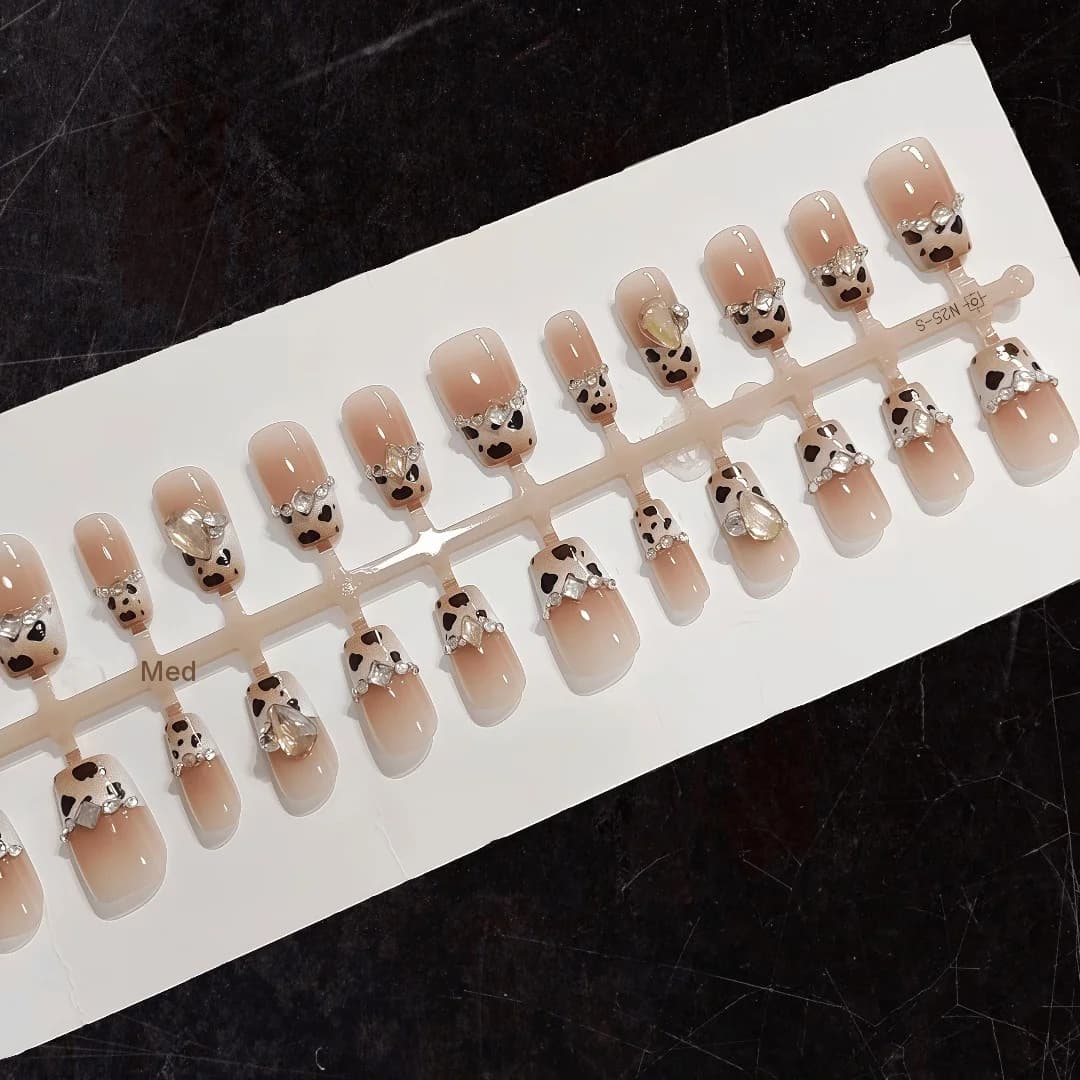 Kaas Luipaardprint Nepnagels met Strass Korte Coffin Vorm