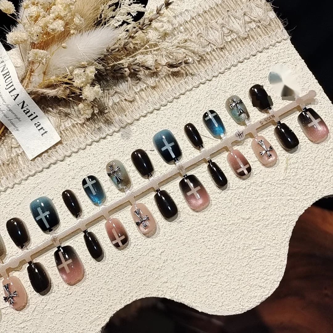 Blauw Roze Cat Eye Press-on Nails met Glasparels en Kruis