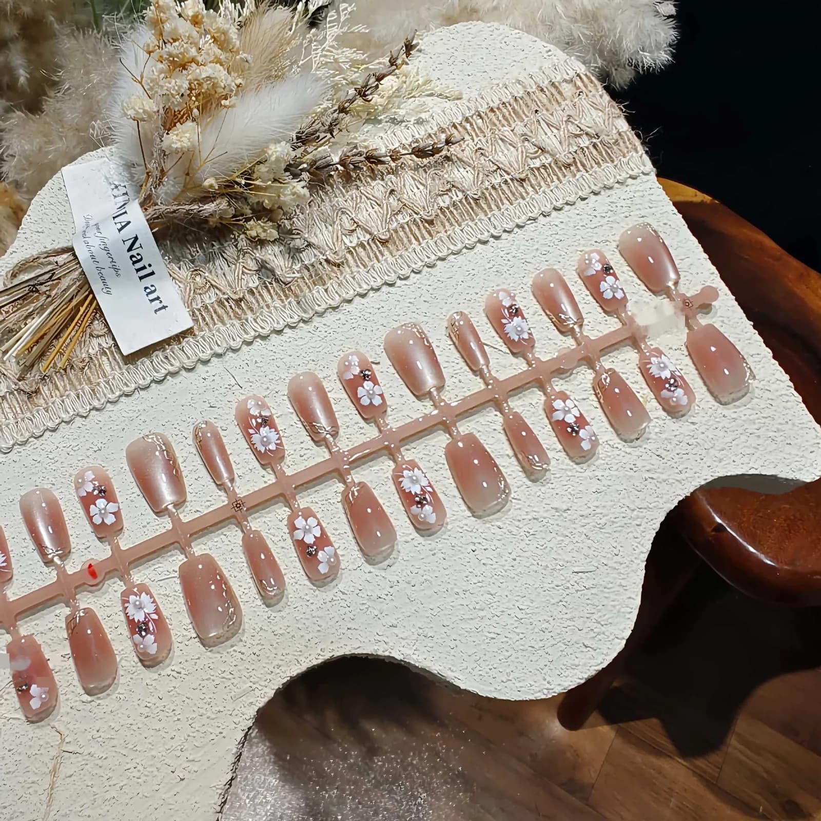 Floraal Cat Eye Press-On Nails met Parels en Strass