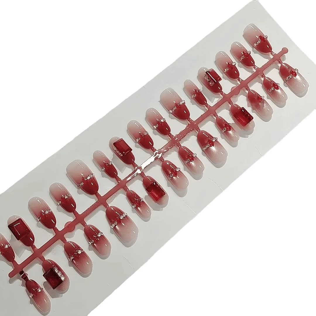 Rode Strass Cat Eye Press-On Nails Medium Ovaal 30 Stuks