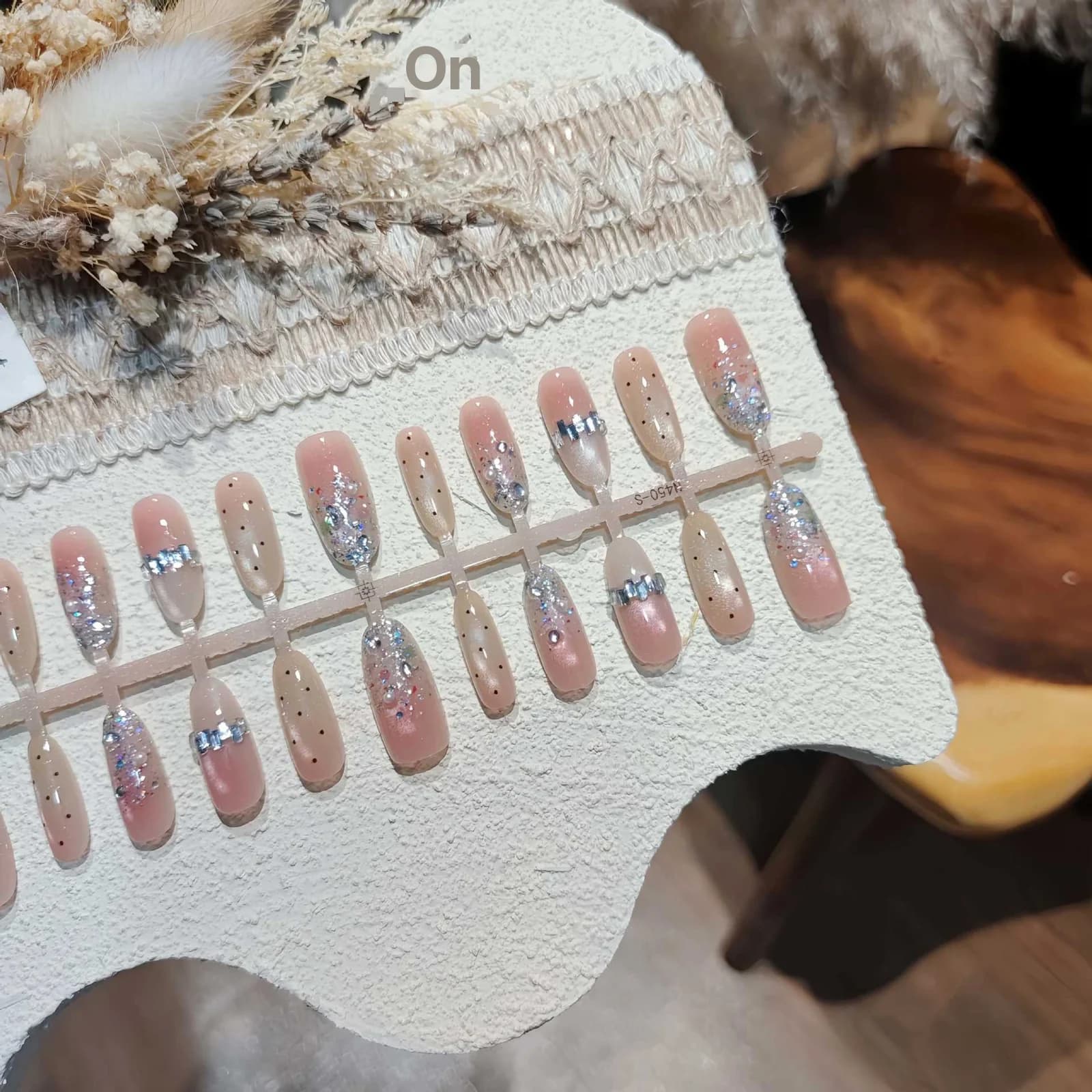 Nude Zilver Glitter Press-On Nails Cat Eye Effect Medium Ovaal