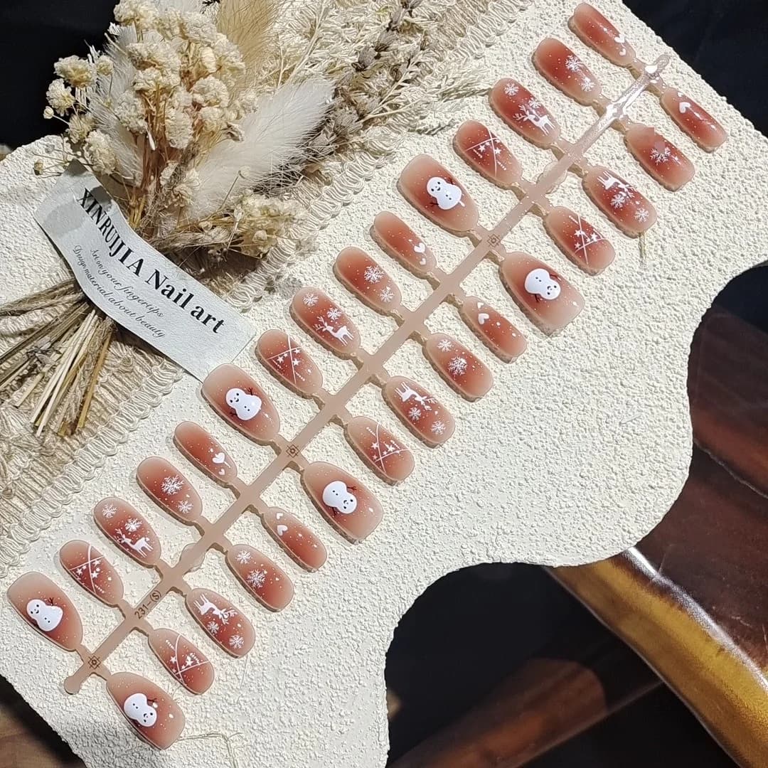 Winter Herten Press-On Nails met Sneeuwvlok en Blush Design