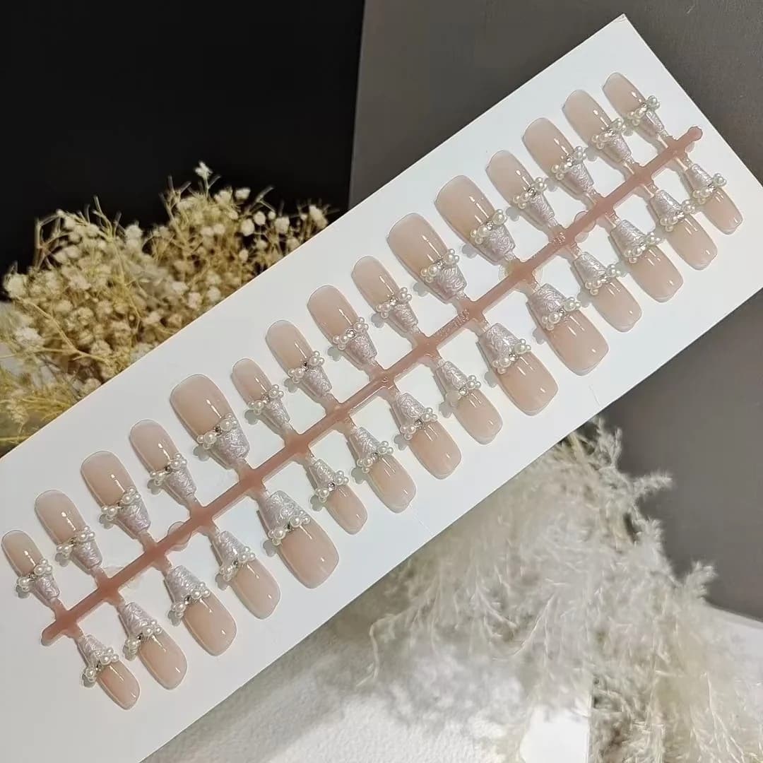 Moeder van Parel Draadontwerp Druk-op Nagels met Parels Nude Set