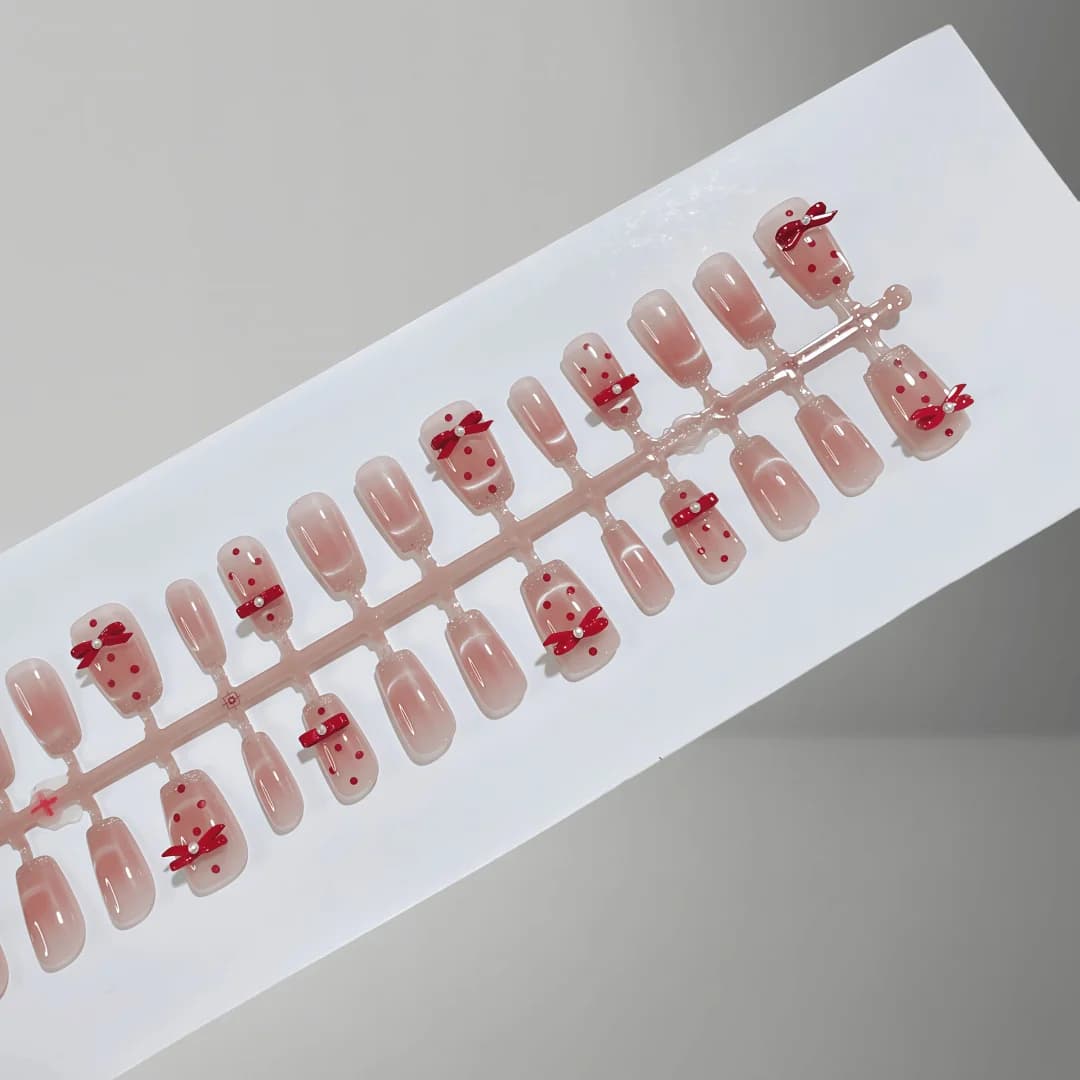 Kunstnagels Kort Kistvorm Rode Vlinder Cat Eye Stippen 30 stuks